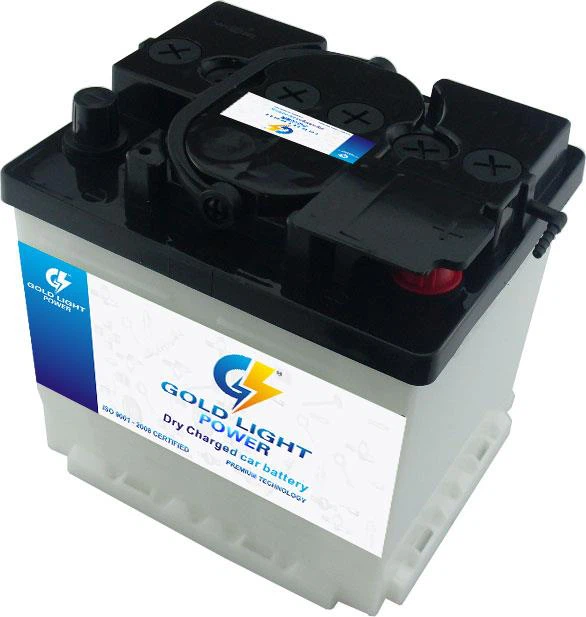 Batteria per auto a bassa autoscarica e CCA elevato Batteria per auto standard DIN da 12 V e 45 Ah
